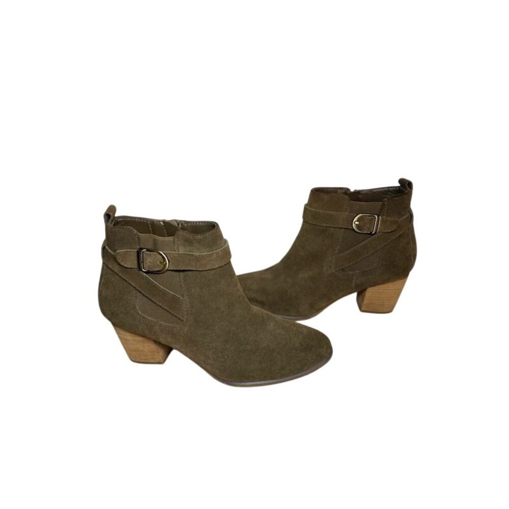 G.H. Bass & Co. Shiloh Gore Tan Suede Block Heel Booties • Size 8M